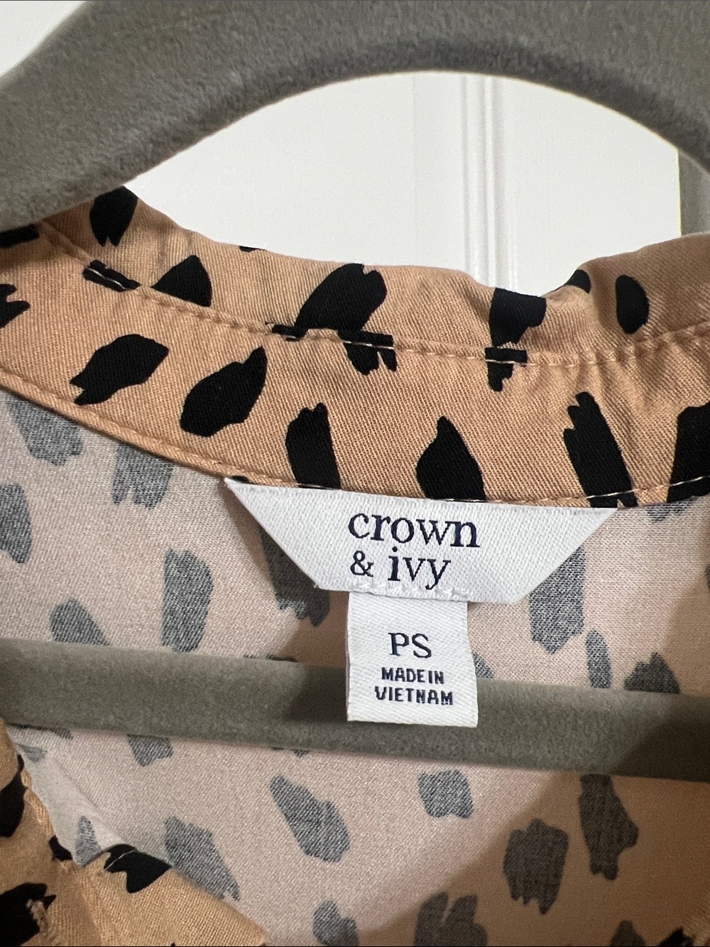 crown & ivy leopard / cheetah print midi dress - Picture 2 of 5